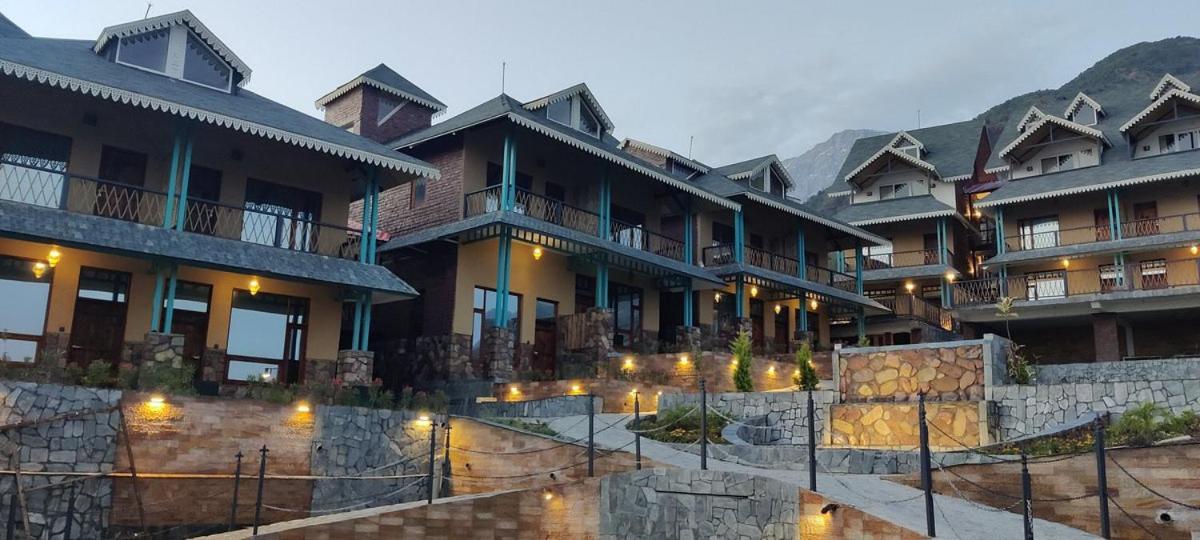 Tiaraa Jujurana Resort T Pathyar Exterior foto
