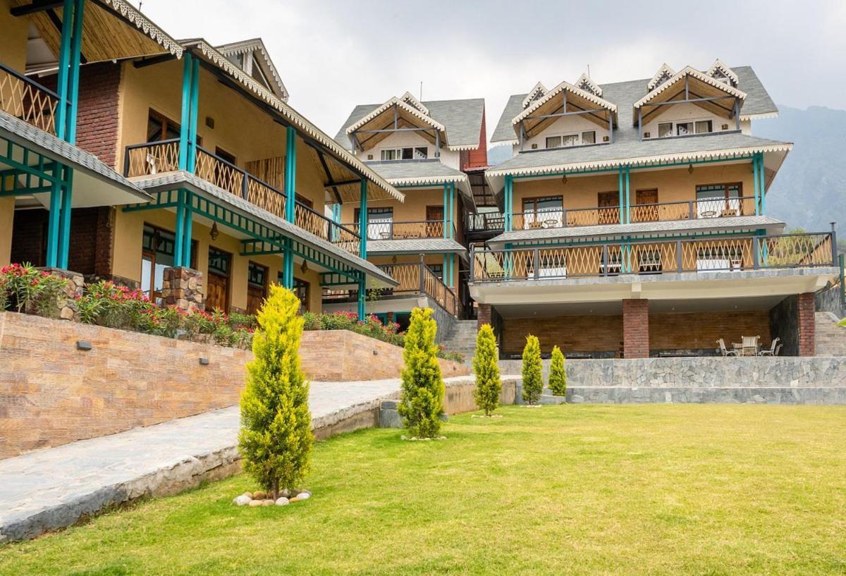 Tiaraa Jujurana Resort T Pathyar Exterior foto