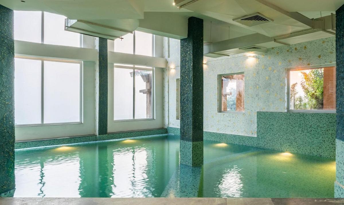 Tiaraa Jujurana Resort T Pathyar Exterior foto
