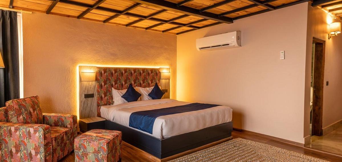Tiaraa Jujurana Resort T Pathyar Exterior foto