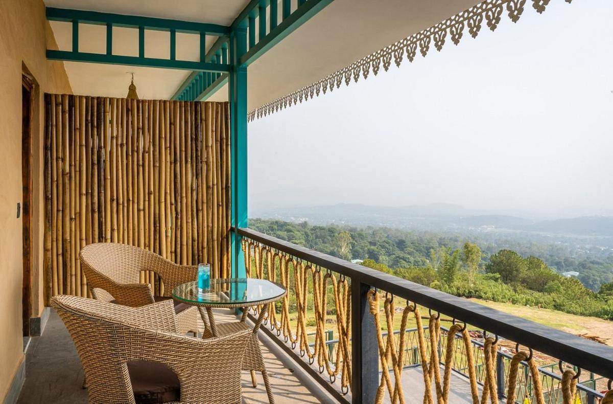 Tiaraa Jujurana Resort T Pathyar Exterior foto